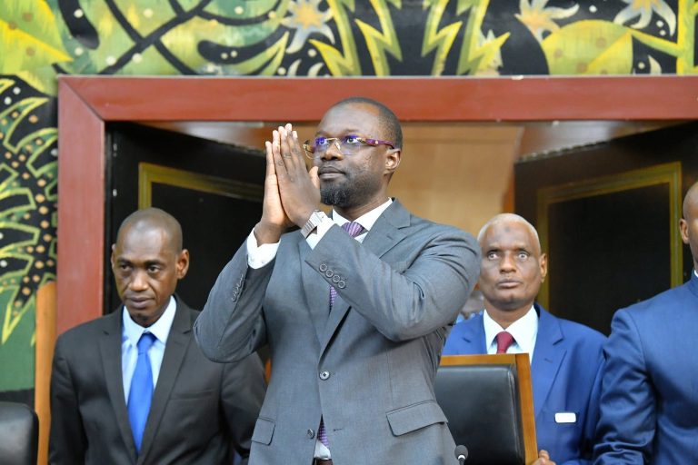 L’opposition parlementaire saisit le Conseil constitutionnel et conteste la réintégration de Ousmane Sonko à l’Assemblée nationale
