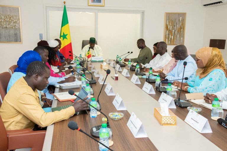 ASSEMBLÉE NATIONALE : OUSMANE SONKO TIENT SA PREMIÈRE RÉUNION DU BUREAU, AMADOU BA ET MOMATH TALLA NDAO RÉINTÈGRENT L’HÉMICYCLE